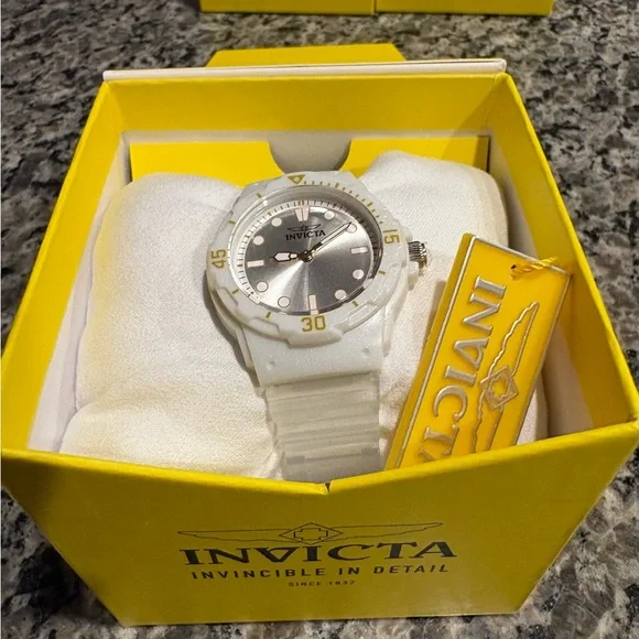 Invicta Celestial Women display picture 3
